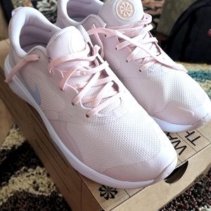 Nike NEW city rep training sneakers